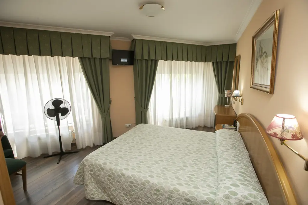 habitacion doble matrimonio hotel payro milladoiro 11