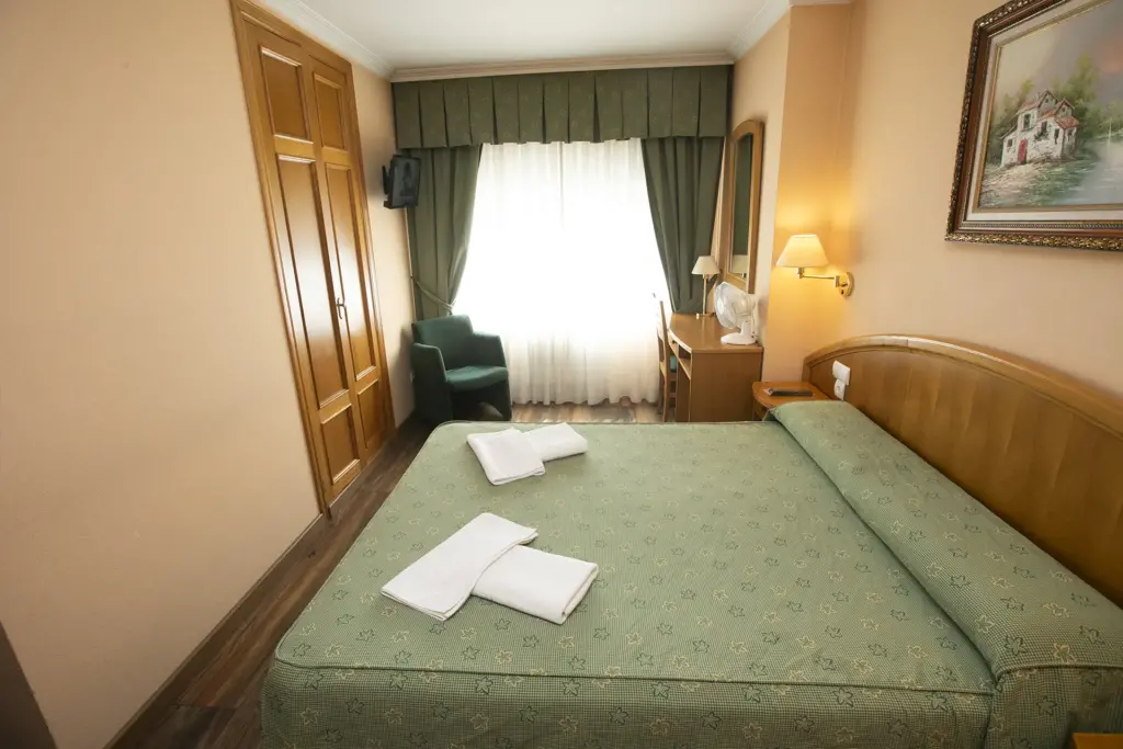 habitacion doble matrimonio hotel payro milladoiro 4