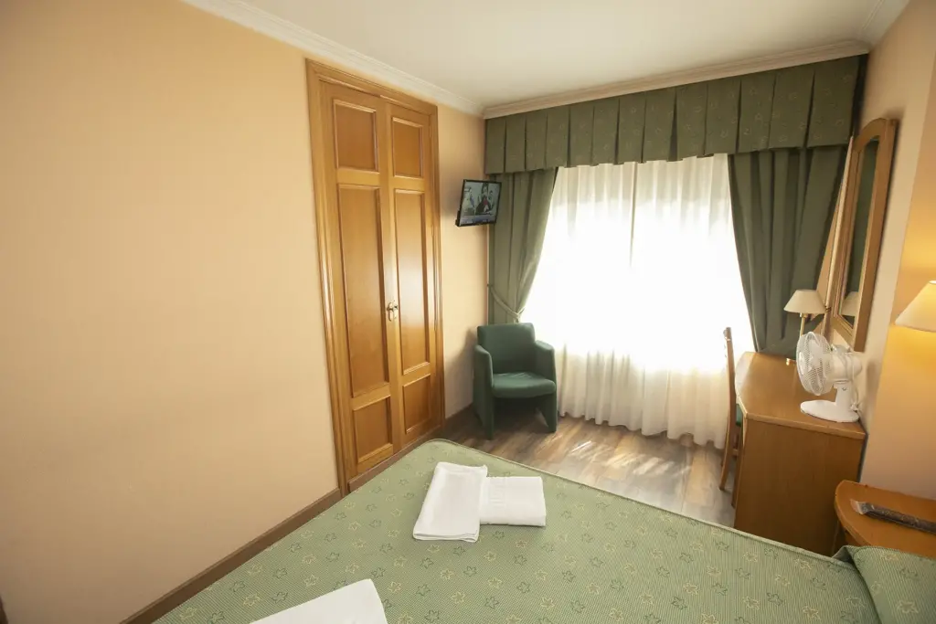 habitacion doble matrimonio hotel payro milladoiro 5