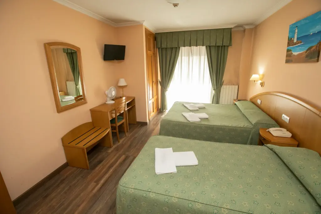 habitacion triple familiar hotel payro milladoiro