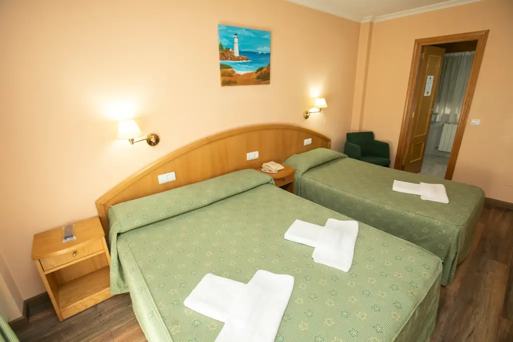 habitacion triple familias hotel payro milladoiro